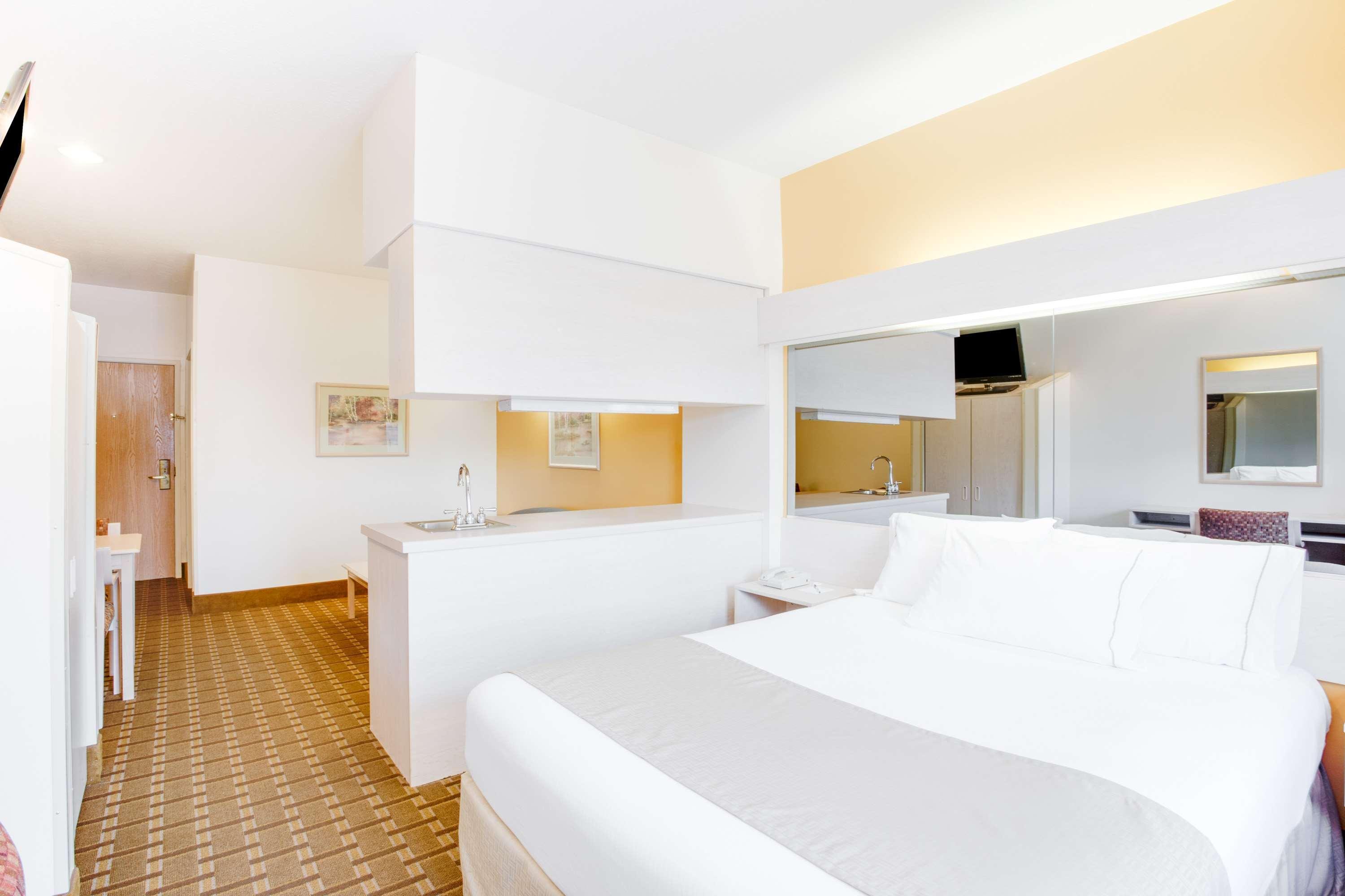 Surestay Hotel By Best Western Christiansburg Blacksburg Bagian luar foto